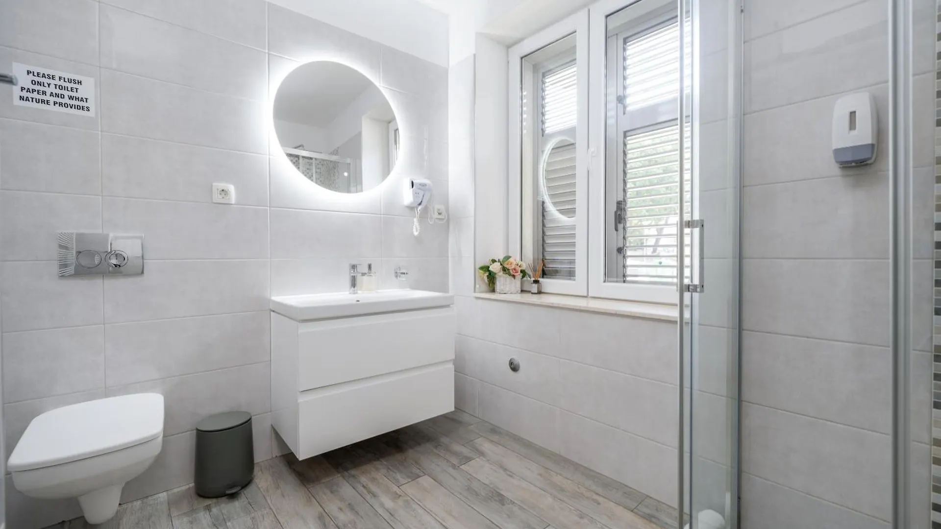 Luxury Rooms Floramye Split 4*,